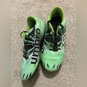 1Y soccer cleats